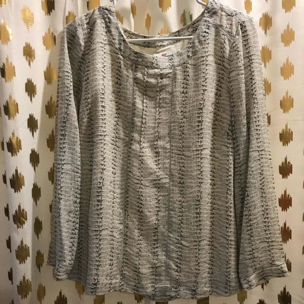 Vineyard Vines top!